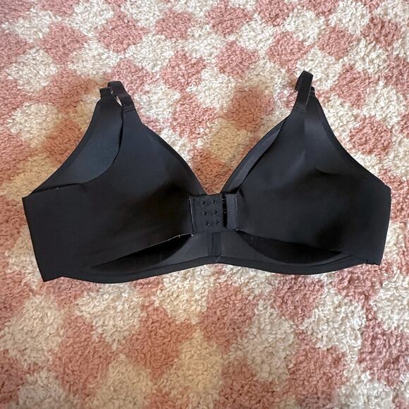 SOMA Vanishing 360 Wireless Black Bra - Picture 3 of 5